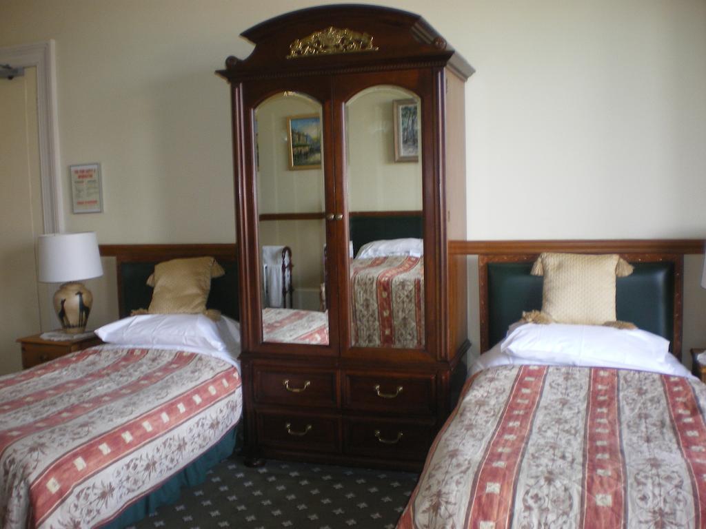 Langley Bank Guest House แอร์ ภายนอก รูปภาพ