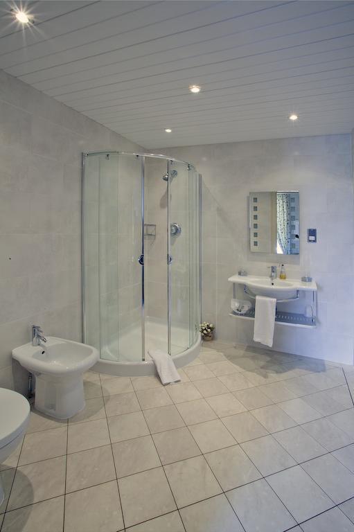 Langley Bank Guest House แอร์ ห้อง รูปภาพ